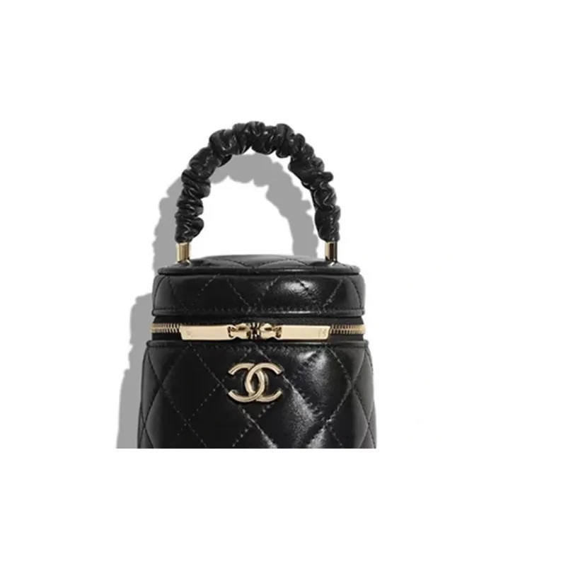CHANEL Lambskin Handbag, Makeup Bag, Includes Makeup Mirror Trumpets Women's Black-6