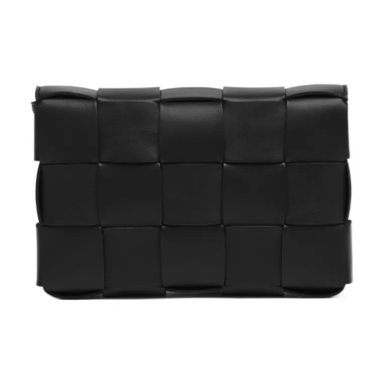 Bottega Veneta Cassette Bag Black-1