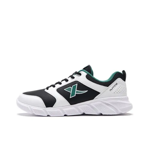 XTEP Cushioning Anti Slip And Wear Resistant Low Top Running Shoes Men's Black White Green
