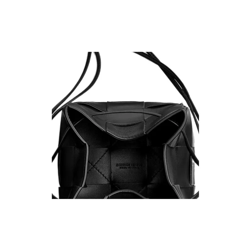 Bottega Veneta Crossbody Bucket Bag Small Intreccio Black-4