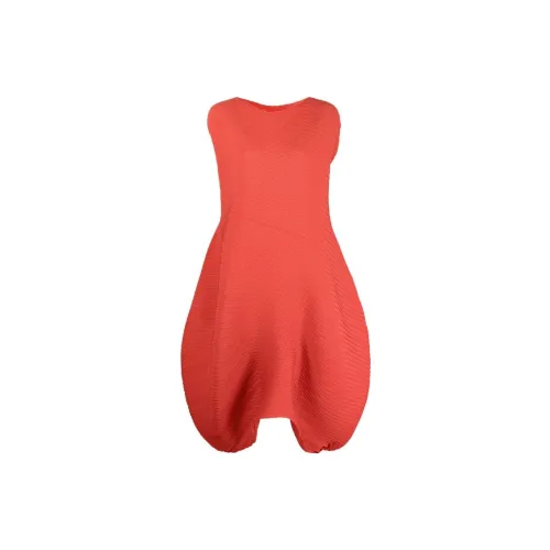 ISSEY MIYAKE Sleeveless Dresses Women's Red