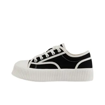 DAPHNE Low Top Stylish Skateboarding Shoes Women's Black