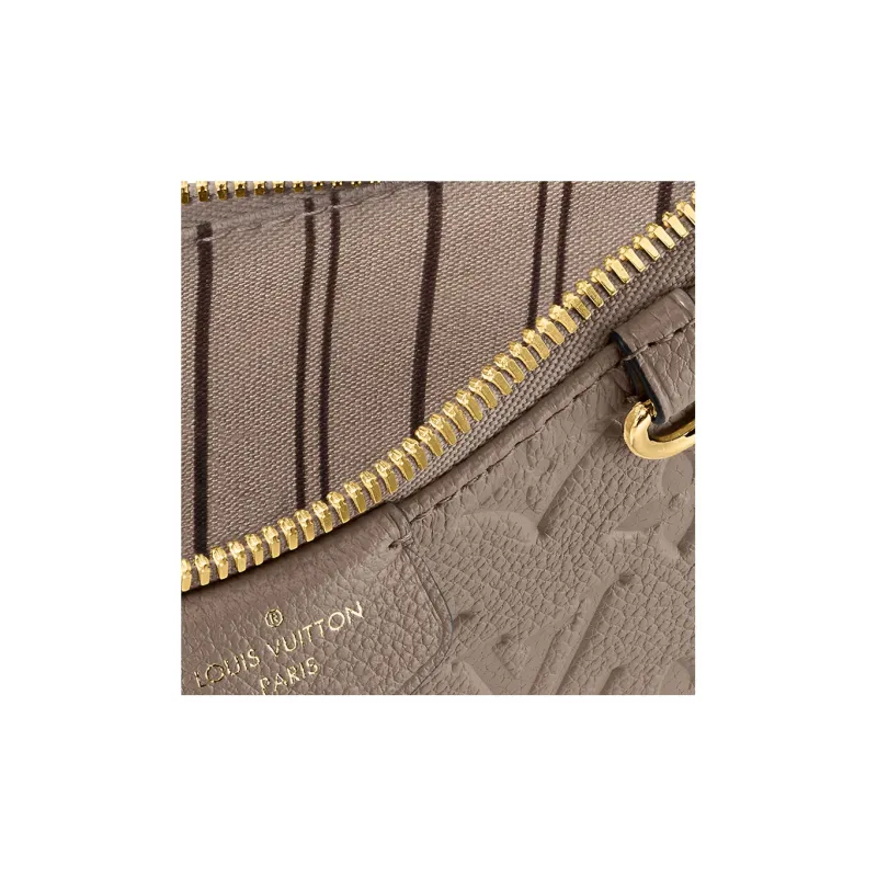 LOUIS VUITTON Easy Pouch On Strap-6