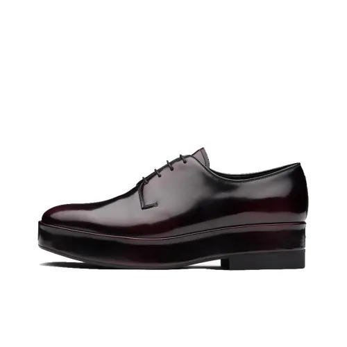 PRADA Men's Casual Shoes Men Low Top Pomegranate