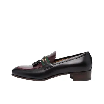GUCCI Logo-plaque Almond-toe Loafers