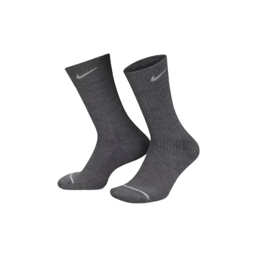 Nike Mid-calf socks Male
