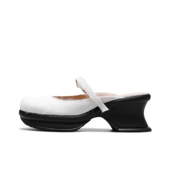Lost In Echo Closed Toe Slippers Women's