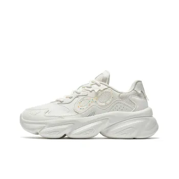 XTEP Claw Claw Shoes 2.0 Anti Slip Wear Resistant Low Top Sports Casual Shoes Women's Sail White