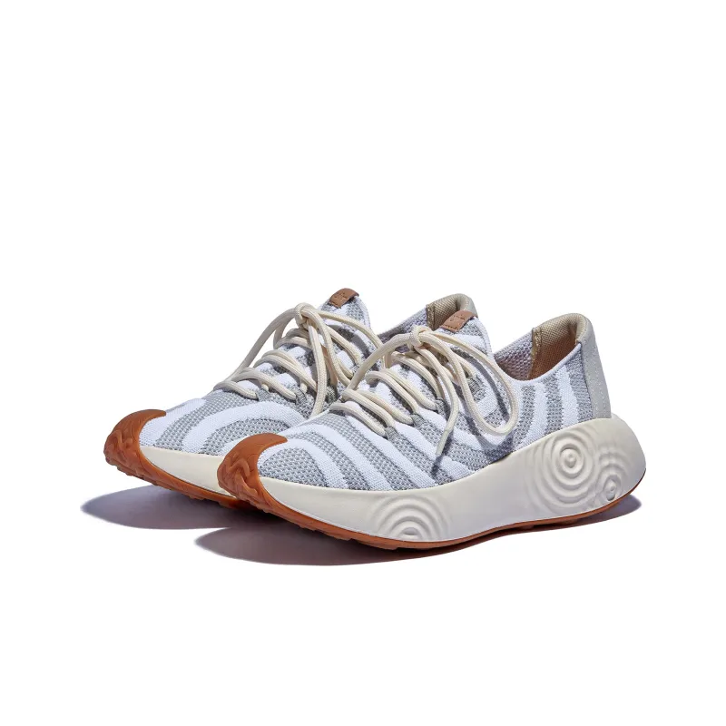U.IN Painted Travel Shoes In Plain White Braava 2 Casual Shoes Women's-4
