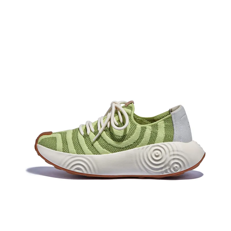 U.IN Painted Travel Shoes In Plain White Braava 2 Casual Shoes Women's-12