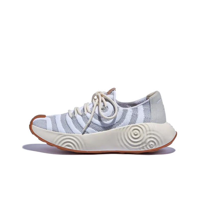 U.IN Painted Travel Shoes In Plain White Braava 2 Casual Shoes Women's-0