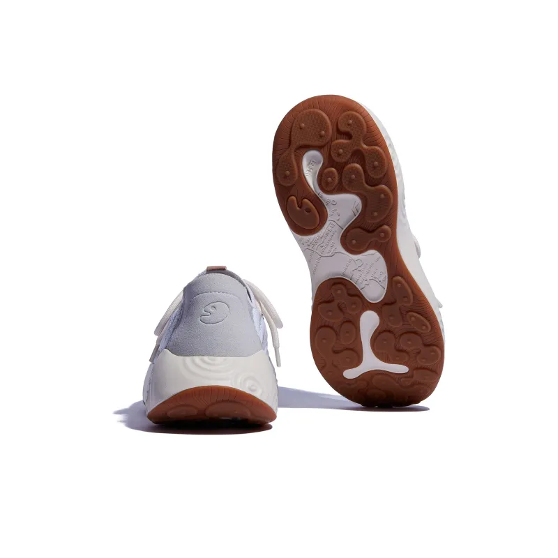 U.IN Painted Travel Shoes In Plain White Braava 2 Casual Shoes Women's-5