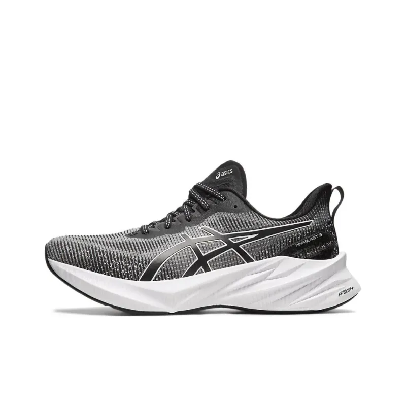 Asics Novablast 3 Le 'Black White'-0