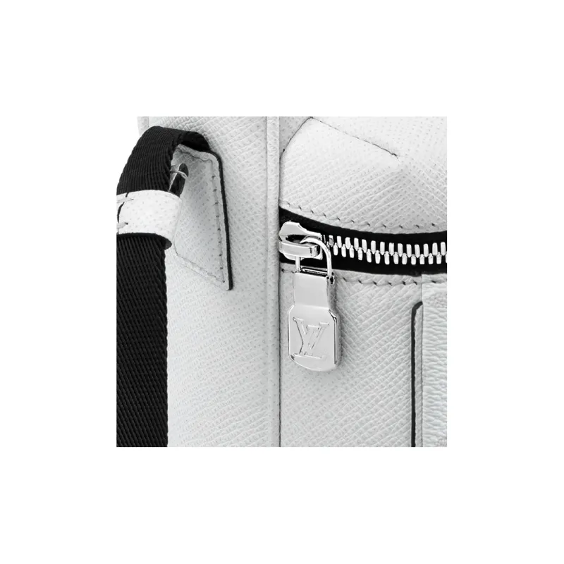 LOUIS VUITTON Outdoor Messenger Optic White-5