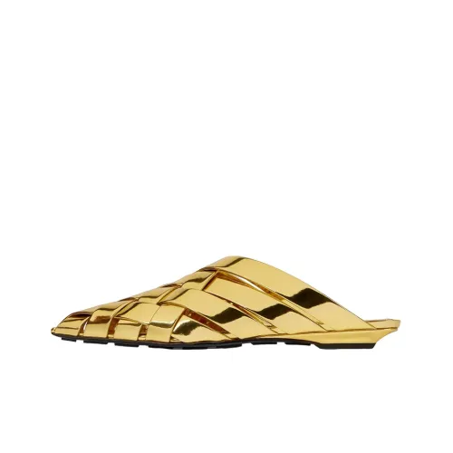 Bottega Veneta Abrasion Resistant Closed Toe Slippers Women's Gold
