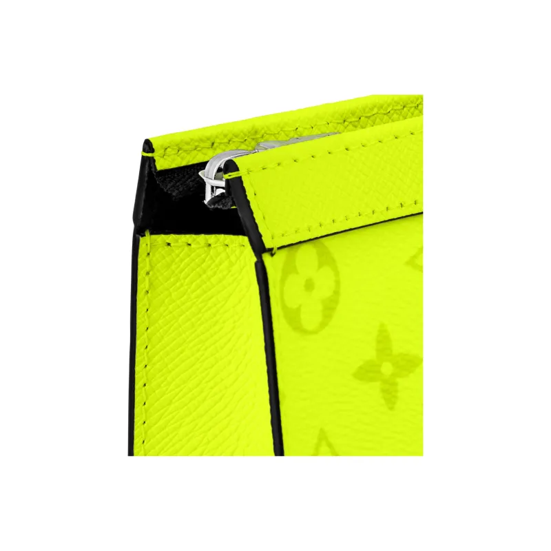 LOUIS VUITTON Pochette Voyage Neon Yellow-4