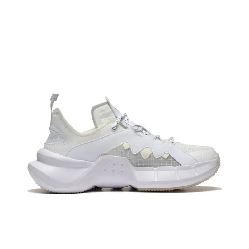 LINING Wade Essence 2.3 Lite 'White' Women's-1