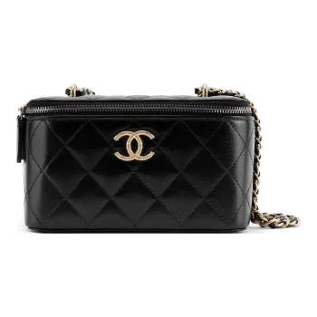CHANEL Shoulder Bags