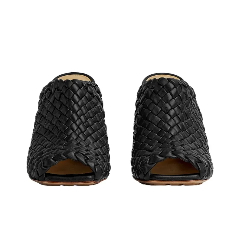 Bottega Veneta Closed Toe Slippers Women's Black-2