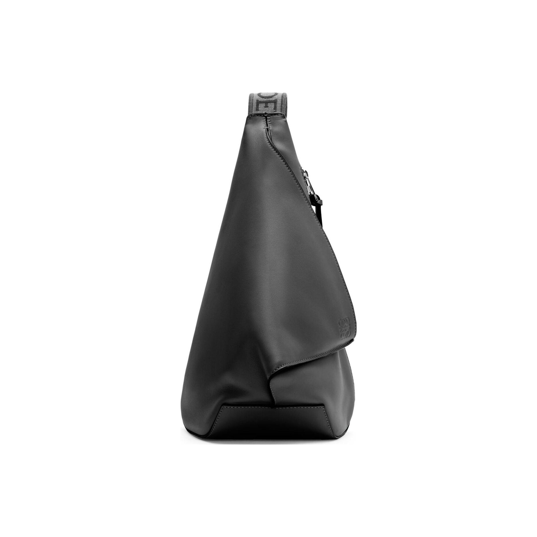 Loewe Bum Bags Belt Bags on Sale & Authentic - POIZON Loewe Bum Bags Belt Bags on Sale & Authentic - POIZON