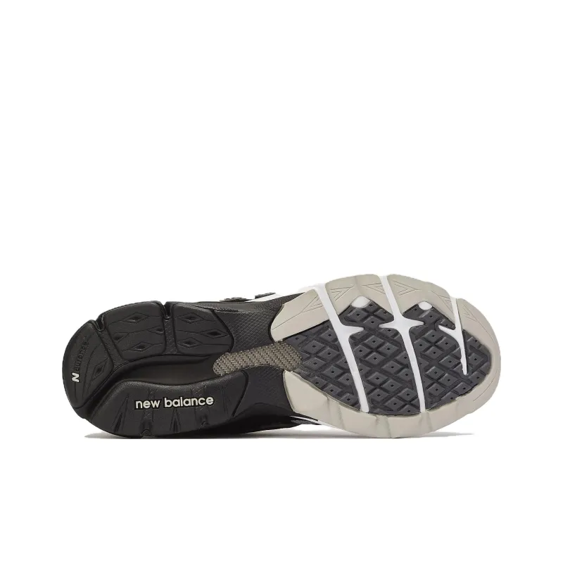 New Balance 990v3 MiUSA Dtlr GR3YSCALE-4