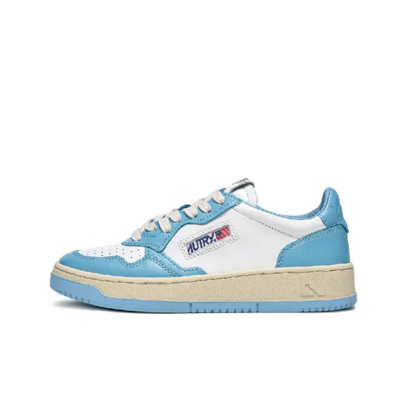 AUTRY Medalist Leather Low 'White Light Blue'-0