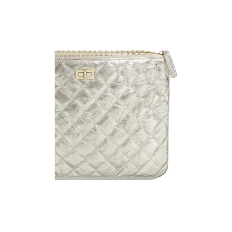CHANEL 2.55 Clutches-4