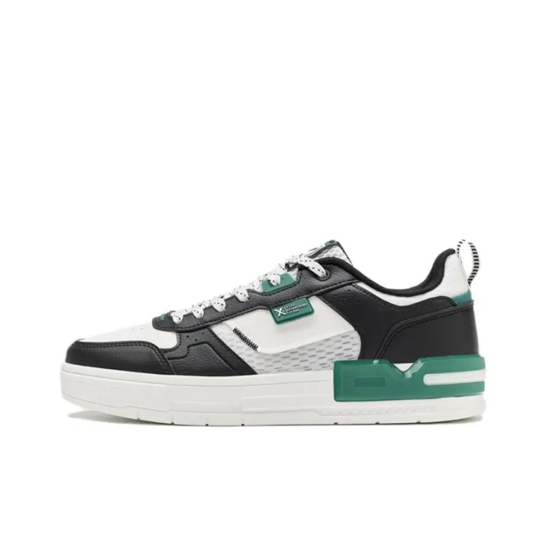 XTEP Innovation Anti Slip Wear Resistant Low Top Skateboard Shoes Men's Black White Green-0