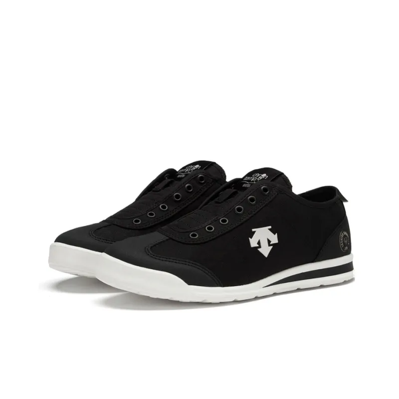 DESCENTE Chron Breathable Low Top Casual Shoes Unisex Black White-2