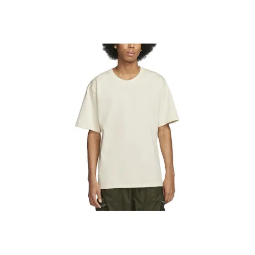 Nike SPORTSWEAR TECH PACK T-Shirts Men Off White