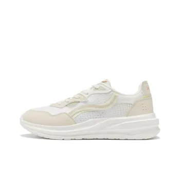 XTEP Anti-Slip Wear-Resistant Low-Top Sports Casual Shoes Women's Milk Tea White