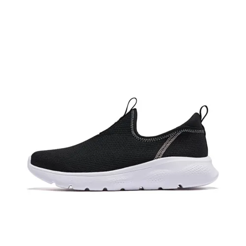 QIAODAN Breathable And Lightweight Low Top Running Shoes Women's Black Kids