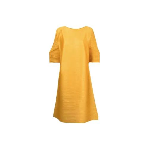 PLEATS PLEASE ISSEY MIYAKE Short-Sleeved Dresses Women's Yellow