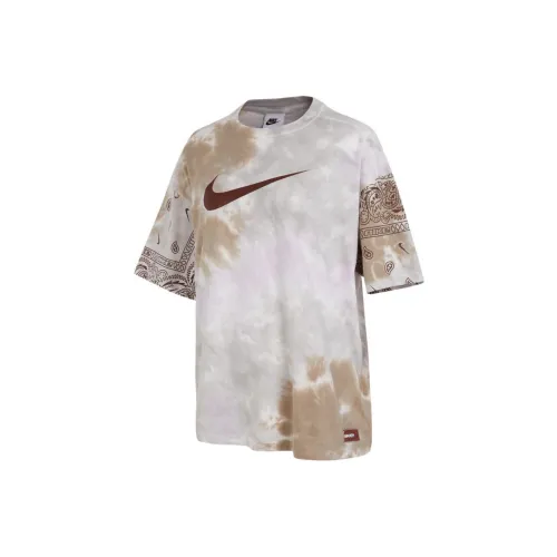 Nike T-Shirts Women's Khaki