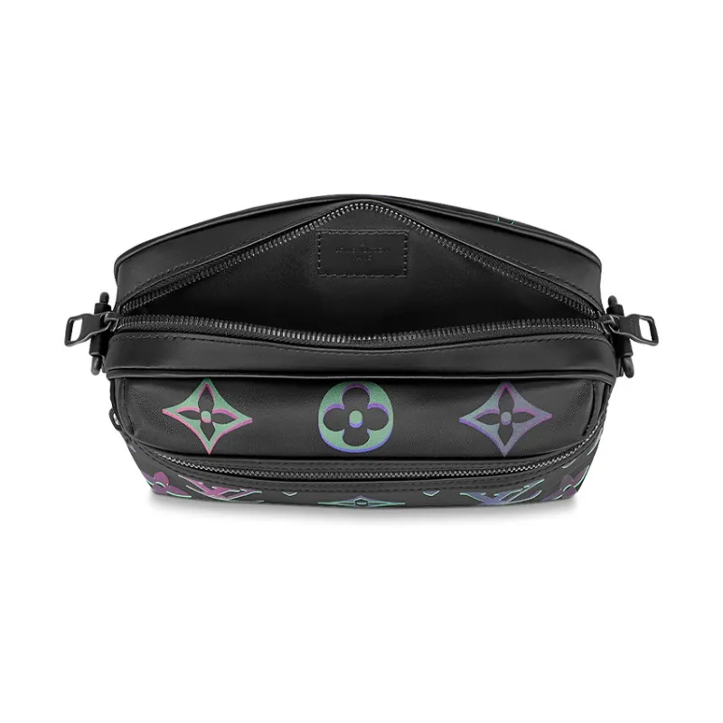 LOUIS VUITTON Messenger Comet Pm Black Borealis-2