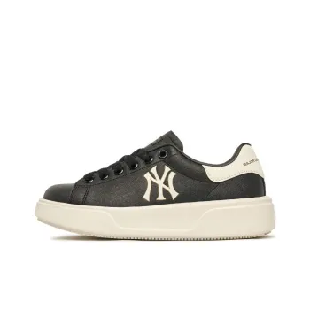 MLB Chunky Classic Yankees Anti Slip Wear Resistant Low Top Skateboard Shoes Unisex Black White