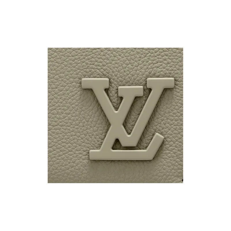 LOUIS VUITTON Takeoff Messenger-4