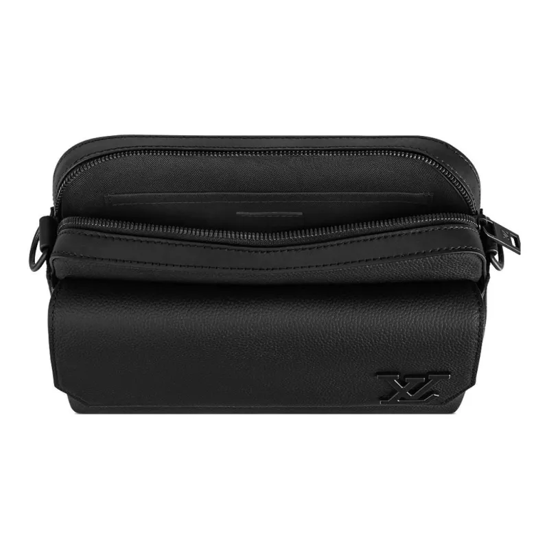 LOUIS VUITTON M24750 Fastline Messenger-3