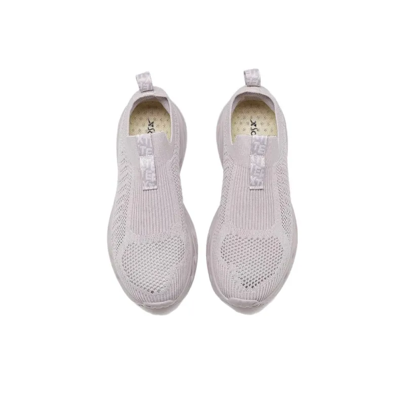XTEP Slip Resistant, Abrasion Resistant, Breathable Low Top Outdoor Shoes Women's Particle Gray-3