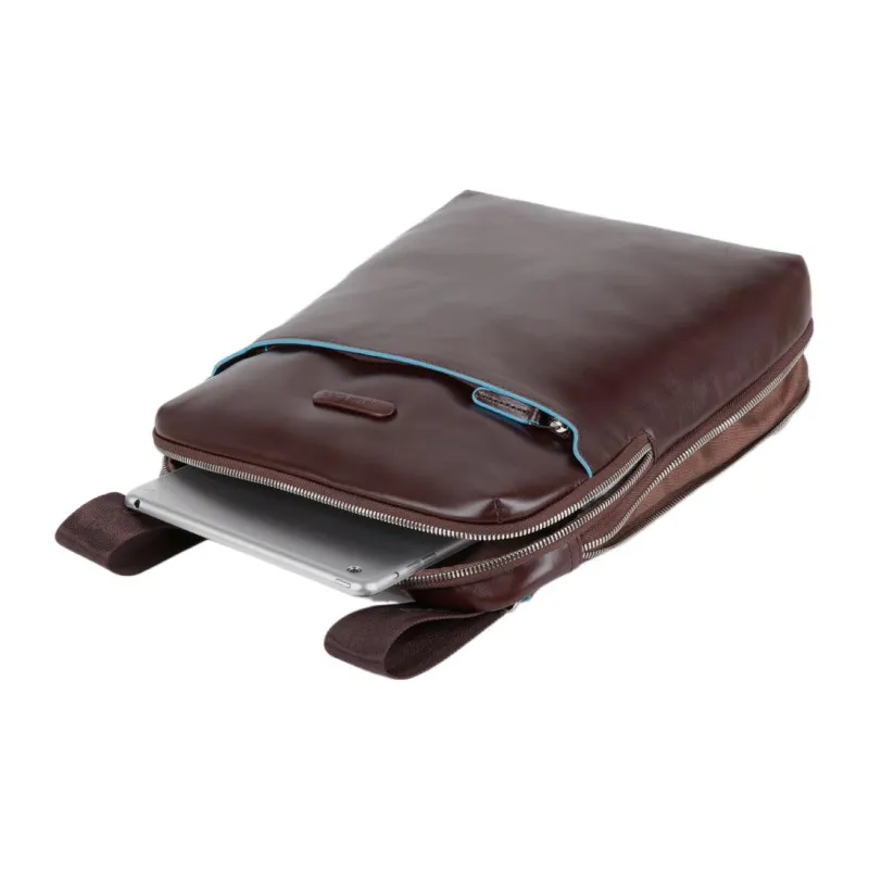 PIQUADRO Leather Shoulder Bag, Crossbody Bag Regular Men's Burgundy-3