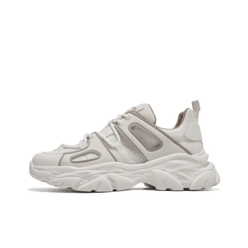 TRUMPPIPE Casual Shoes Men Low-Top Off White