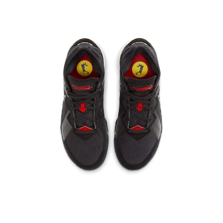 Nike LeBron 18 Low 'Bred'-3