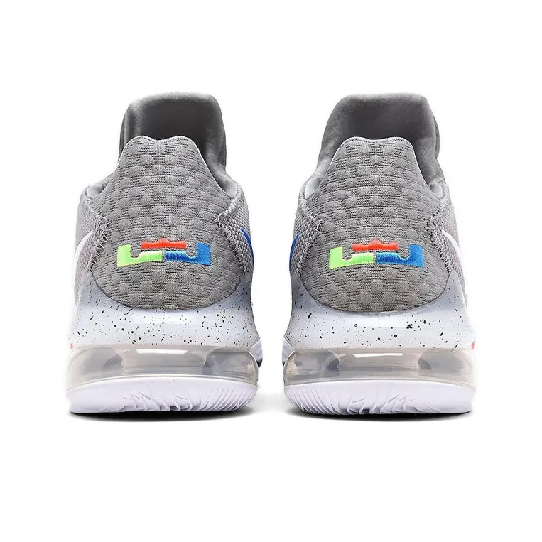 nike zoom classic sb shoe store sale window