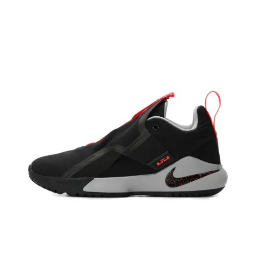 Nike Ambassador 11 Black Bright Crimson