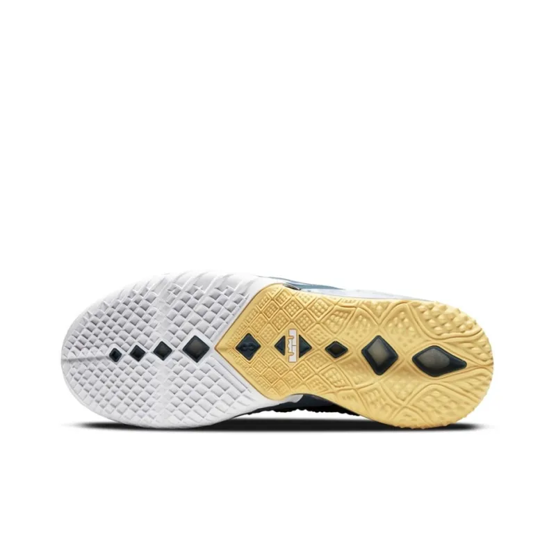 Nike LeBron 18 'Reflections'-4