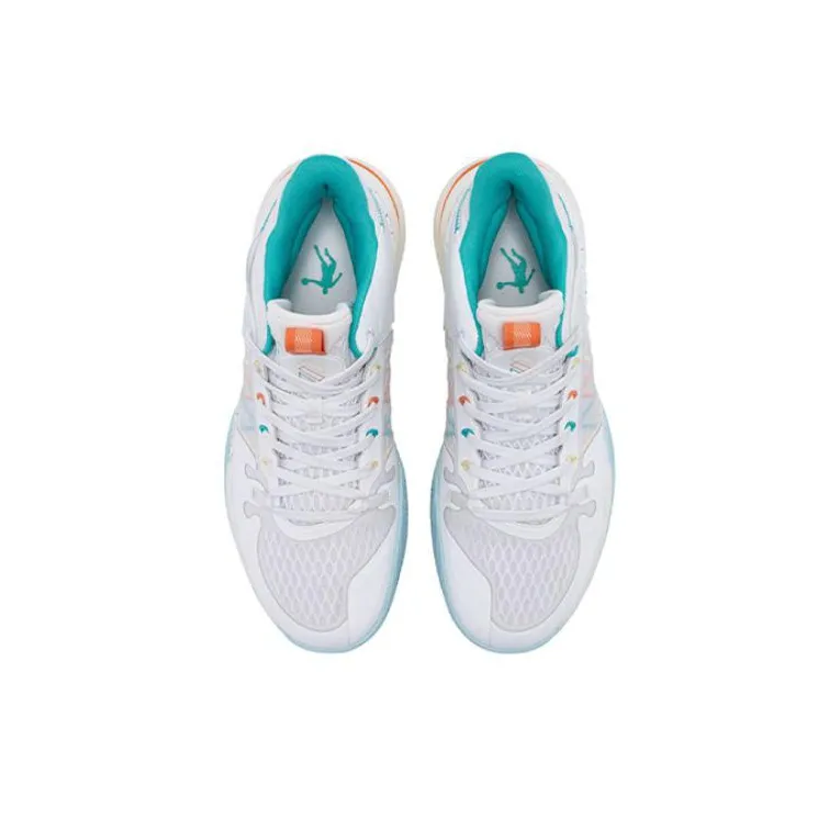 QIAODAN Wind Blade 2nd Generation Cushioning Wear Resistant Mid Top Basketball Shoes Men's White Green-4