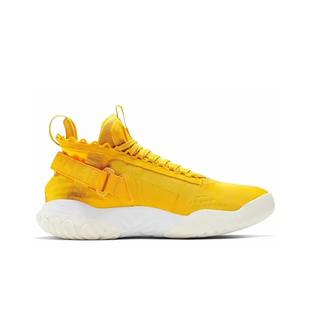 JORDAN Proto React University Gold White-1