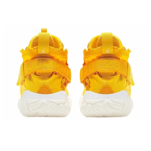 JORDAN Proto React University Gold White-3