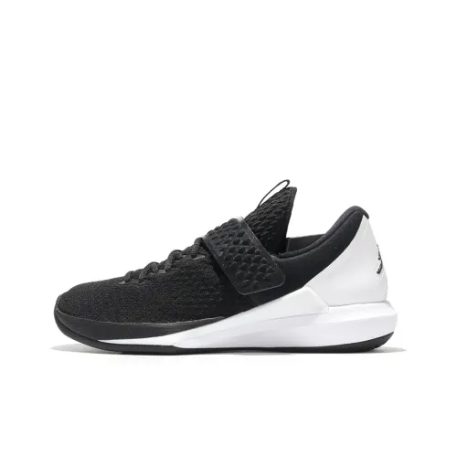 Jordan Trainer Basketball Shoes Men Low-Top Black/White