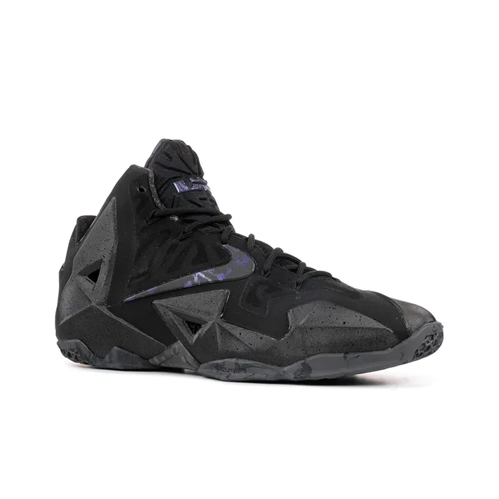 Nike LeBron 11 'Blackout'-1